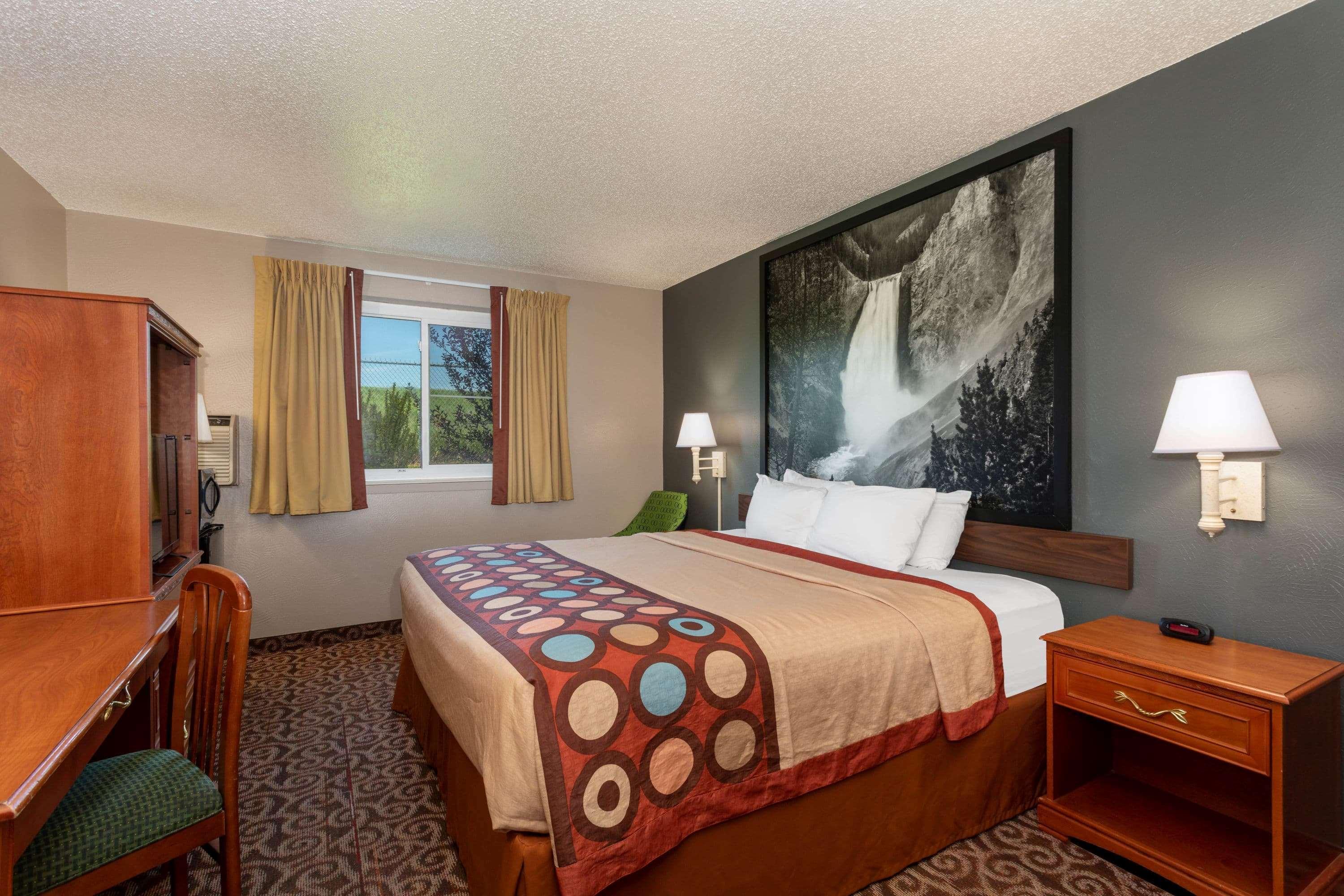 Super 8 By Wyndham Gillette Hotel Екстериор снимка
