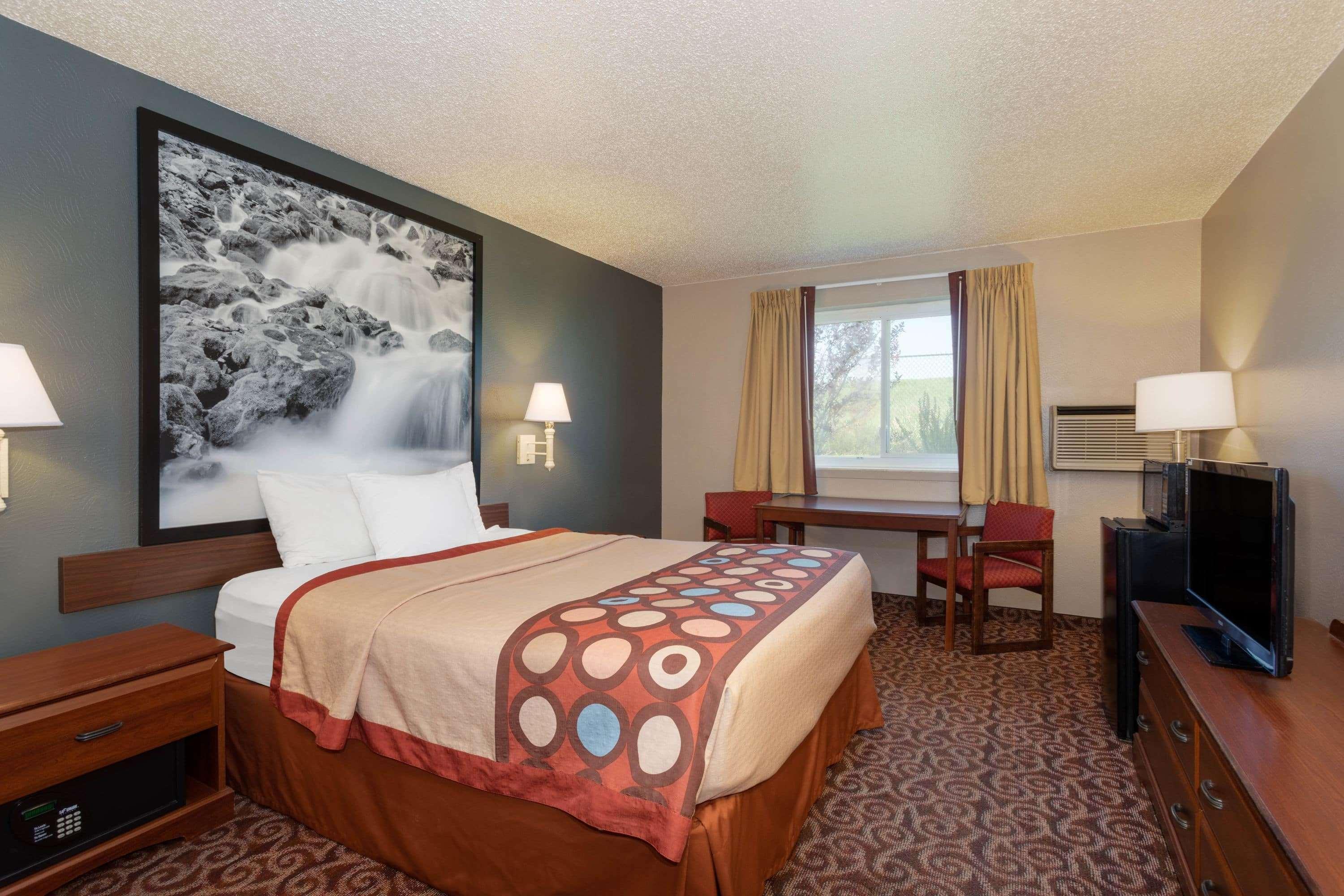 Super 8 By Wyndham Gillette Hotel Екстериор снимка